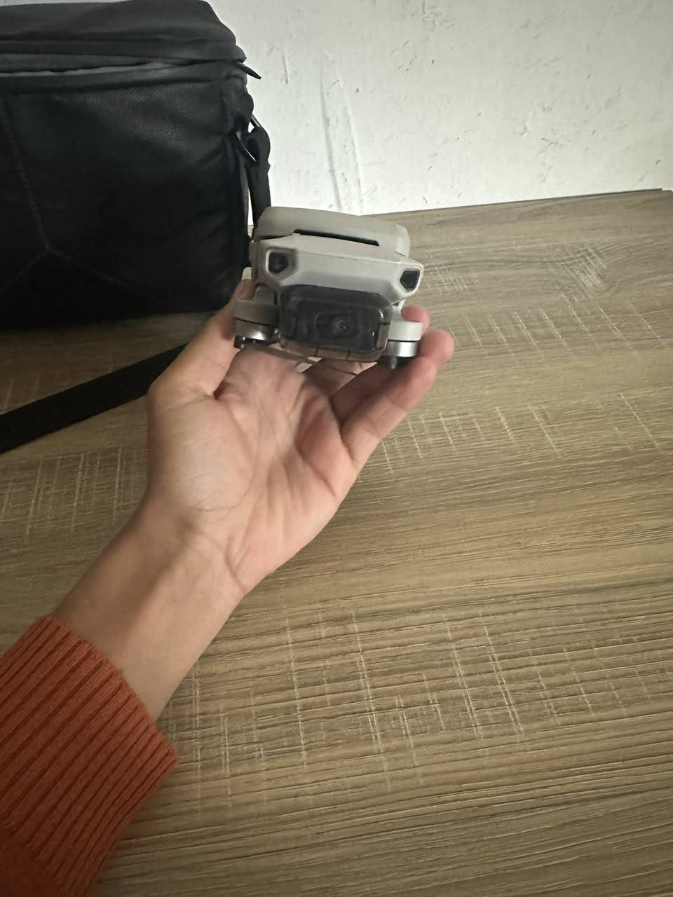 السلام عليكم درون   مني SE للبيع كلش راقيه ونضيفه مال تصوير 4k نضافه 95 استخدام شخصي كامل ملحقات  شخط مابيه الي يحب يشتري ادزله تفاصيله خاص.


**إذا كنت صاحب هذا الإعلان وتريد حذفه لأي سبب، رجاءا أرسل رسالة إلى الدعم الفني**