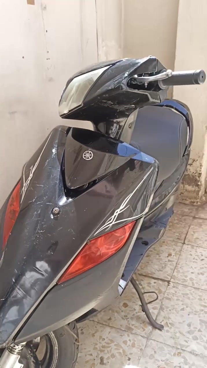 سلام عليكم
دراجه ثعلب 140 بلاديه بيهة دبلات امامي رياضي ودبلات خلفي رياضي وكلج امامي رياضي وقباقه مال كور رياضي 
دراجه كامله مكمله نقصهة فقط بريك امامي 
دراجه نكره سلف بكل وقت ترايك وين متريد 
كهربائيات كلهة شغاله بيهة باتري الكتروني اصلي دراجه مرتبه ربع ما تذب عليهة 
السعر: 450 الف 
مكاني بغداد الحريه 
للأستفسار: *********** واتساب
