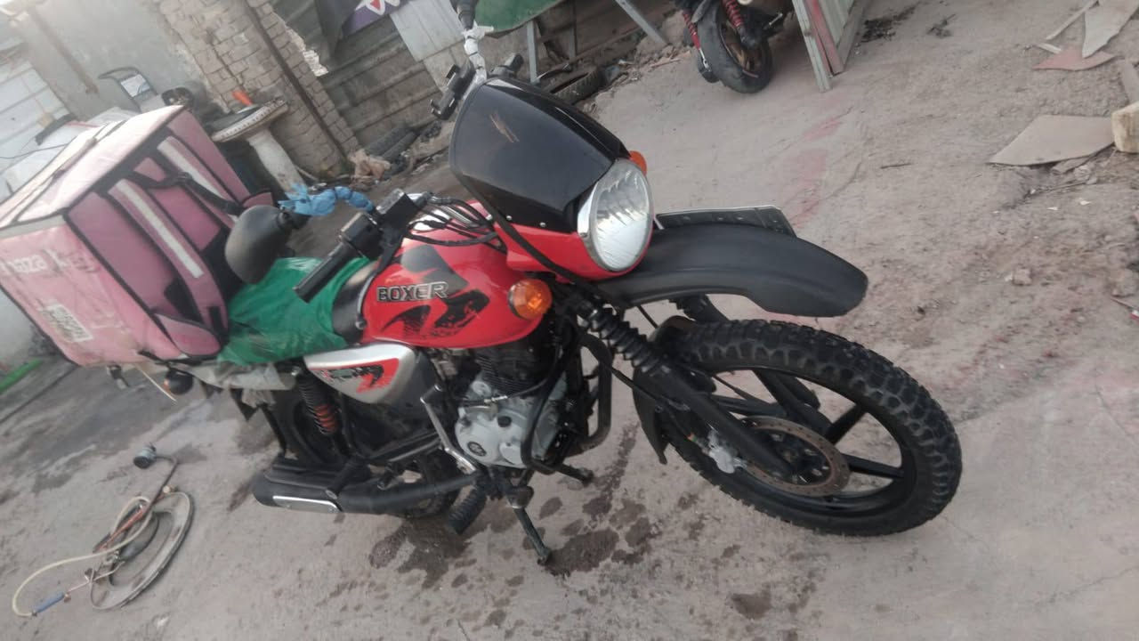 بوكسر موديل 2023 نازله بل 2025 رقمها بغداد ماشيه 9 حقيقي وقابل للزياده السعر 2850 بيها مجال بغداد بلديات تواصل وياه صاحبها ***********
