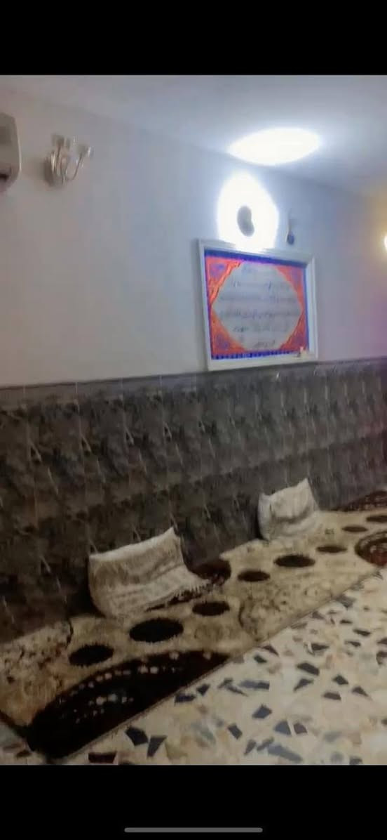 السلام عليكم
دار 🏠 المساحه ٢٠٠م طابو صرف العبيدي شهداء الأولى خلف مطعم العائلة طابق ونصف استقبال وهول ومطبخ وغرفه وصاله درج وصحيات الطابق الثاني غرفتين منام وصحيات سطحين بي الاستفسار اوالاتصال على الرقم ***********

اداره مكتب الهدى للعقار العنوان بغداد العبيدي شهداء الأولى شارع المحافظ قرب رحيم المضمد
