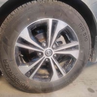 طخم تاير 4 حجم 215.60.16. مشدود سبوع فقط للبيع 07824167536