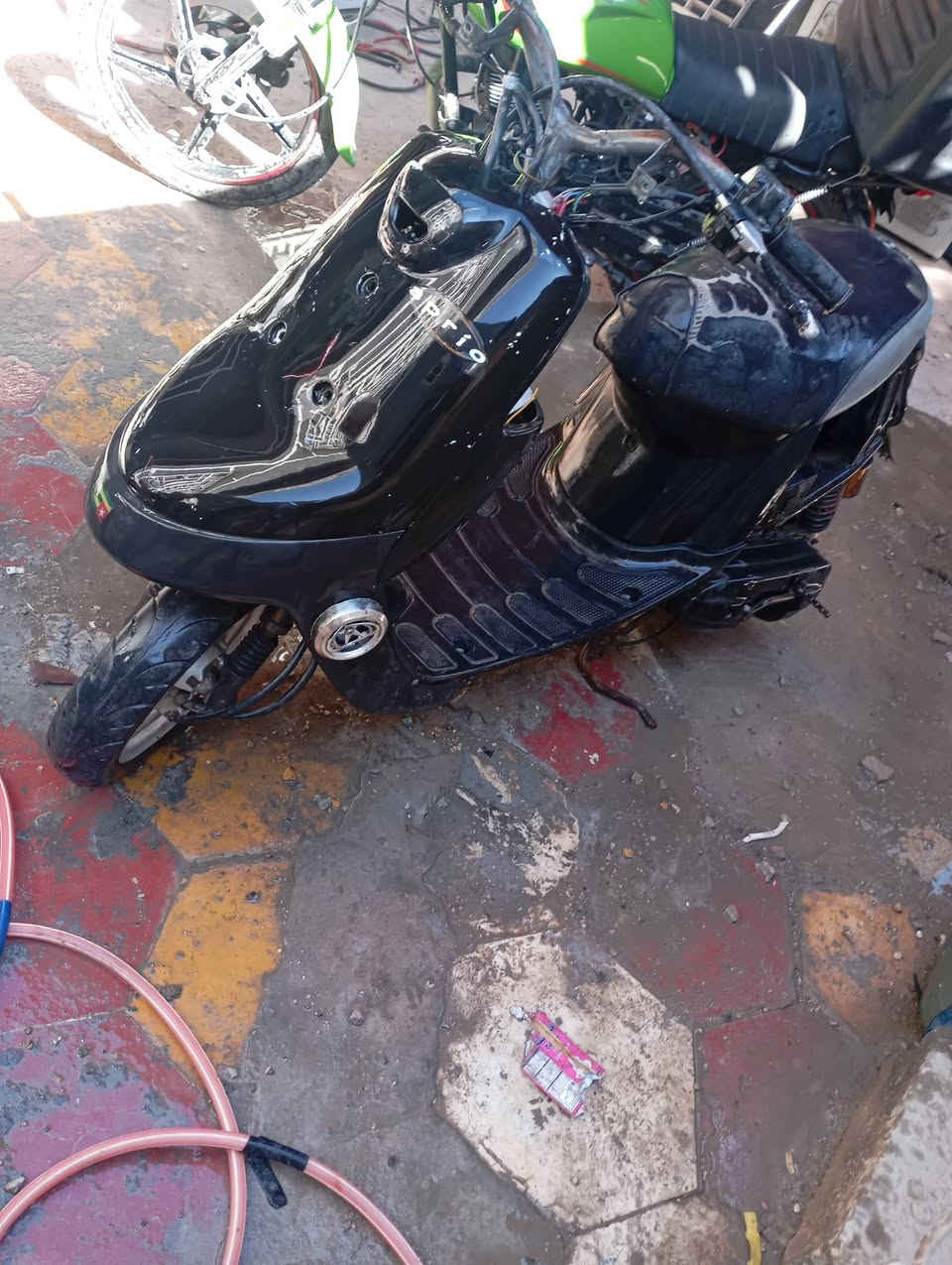 قره الكتابه وطب للمنشور سلام عليكم دراجه بطه للبيع دراجه نضيفه بس صالي شهرين تاركه طافيه دراجه غرضه كله كامله كله من ال أ لل يشكو شي مامشدود موجود شوف الصوره قبل لافصخه موجوده شوف نصبته سعر 100وبيه مجال حك الجيه هاذه رقمي ***********
