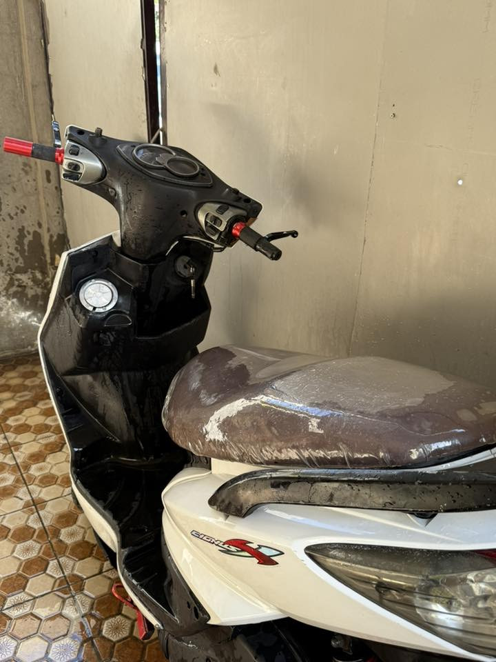 سلام عليكم سكنس فحل بوشه 58 اول فتحه الها مكينه ناعمه شلعه معدل كهربائيات كلها شغاله سلف هندر دراجه نضيفه مرتبه مكان الدوره المهديه الثانيه استفسار واتساب ***********
