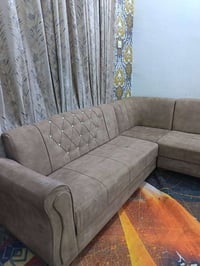 ديوان تكمه نضيف بدون اي ضرر للبيع ب140 قفله 07765628713