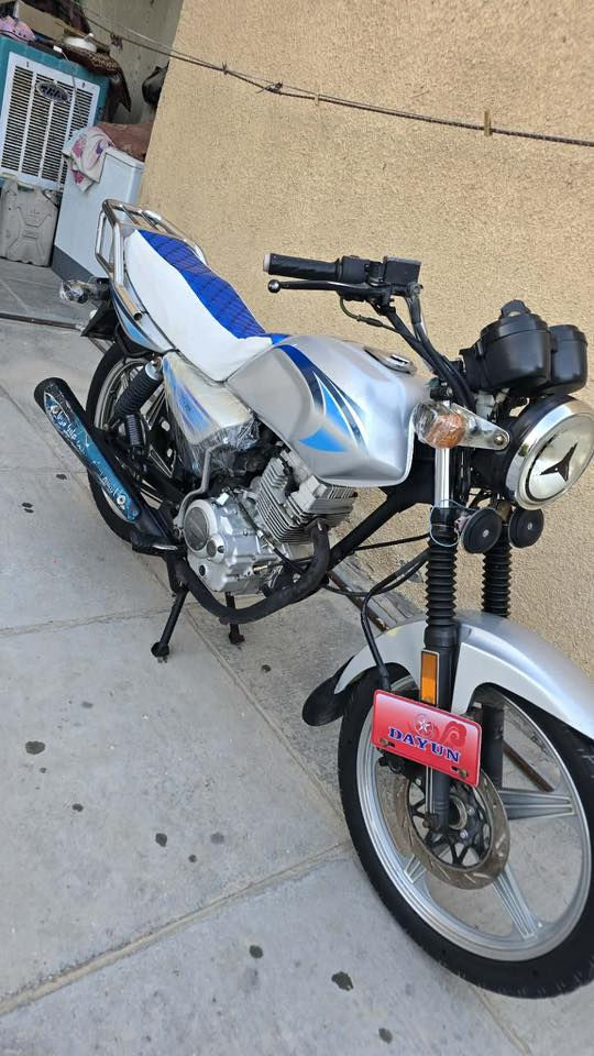 دايوان عضم موديل 2019 طالعه بل 2020 وحتى فوك بلوراق مكتوب 2020 اوراق اصليه وكامله وبسمي وصل معرض موجود شرط الترقيم مكينه خير من الله لابخار ولاصوت ناعمه تخبل شلعه وتراي ونعومه خير من الله كهربائيات كلها شغاله سلف هندر دبل اشاره بلادي لايت زنون عالي ناصي بك لايت ودراجه نضيفه ونضافته كدامكم بلصور رايدها 775 وبيها مجال بسيط للشراي مكاني كربلاء اليريده يتصل ويدلل بخدمته 
***********
