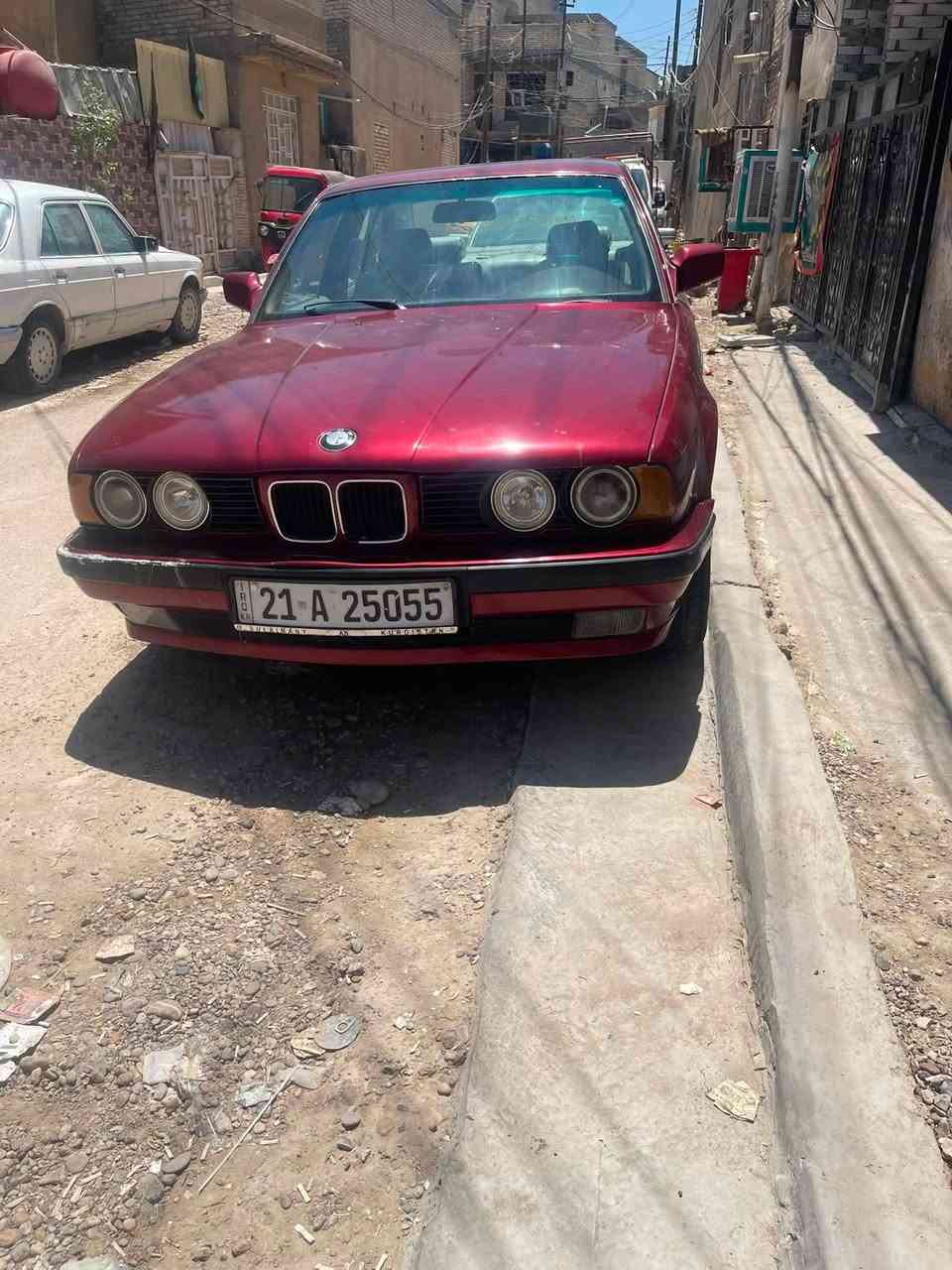 سلام عليكم بيم 535 موديل 92 سنويه 30 شرط التحويل بيع أو مراوس مكاني بغداد 48 وبيه مجال ***********
