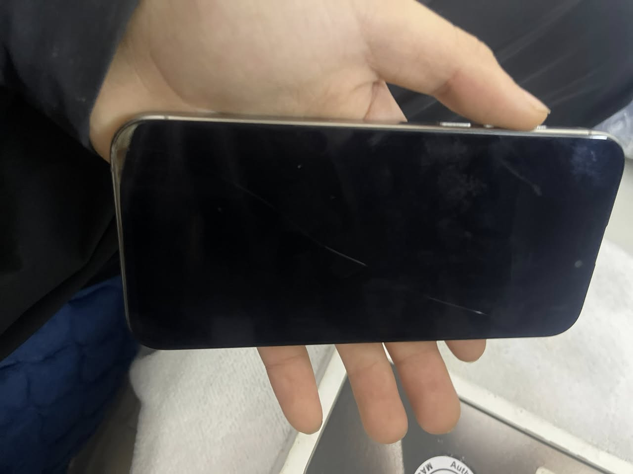 عرض عرض 🔥🔥السلام عليكم متابعين الشارقه توفر جهاز 15 برو ماكس   لون تيتانيوم 
سعه الجهاز 256GB
البطاريه 86🔋
نموذج M 
فقط مبدل شاشه وبي فطر بل شاشه موضح بل فيديو  
 
كله شغال 

الاتصال على الأرقام التاليه ***********
***********
 
عدد الدورات 586
او  تكدرون تراسلون البيج 

السعر  700 وتددلون توصيل 🚚 مجانا 🆓 العاصمة بغداد فقط
