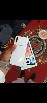 سامسونج A50 • نضيف • بدون ملحقات