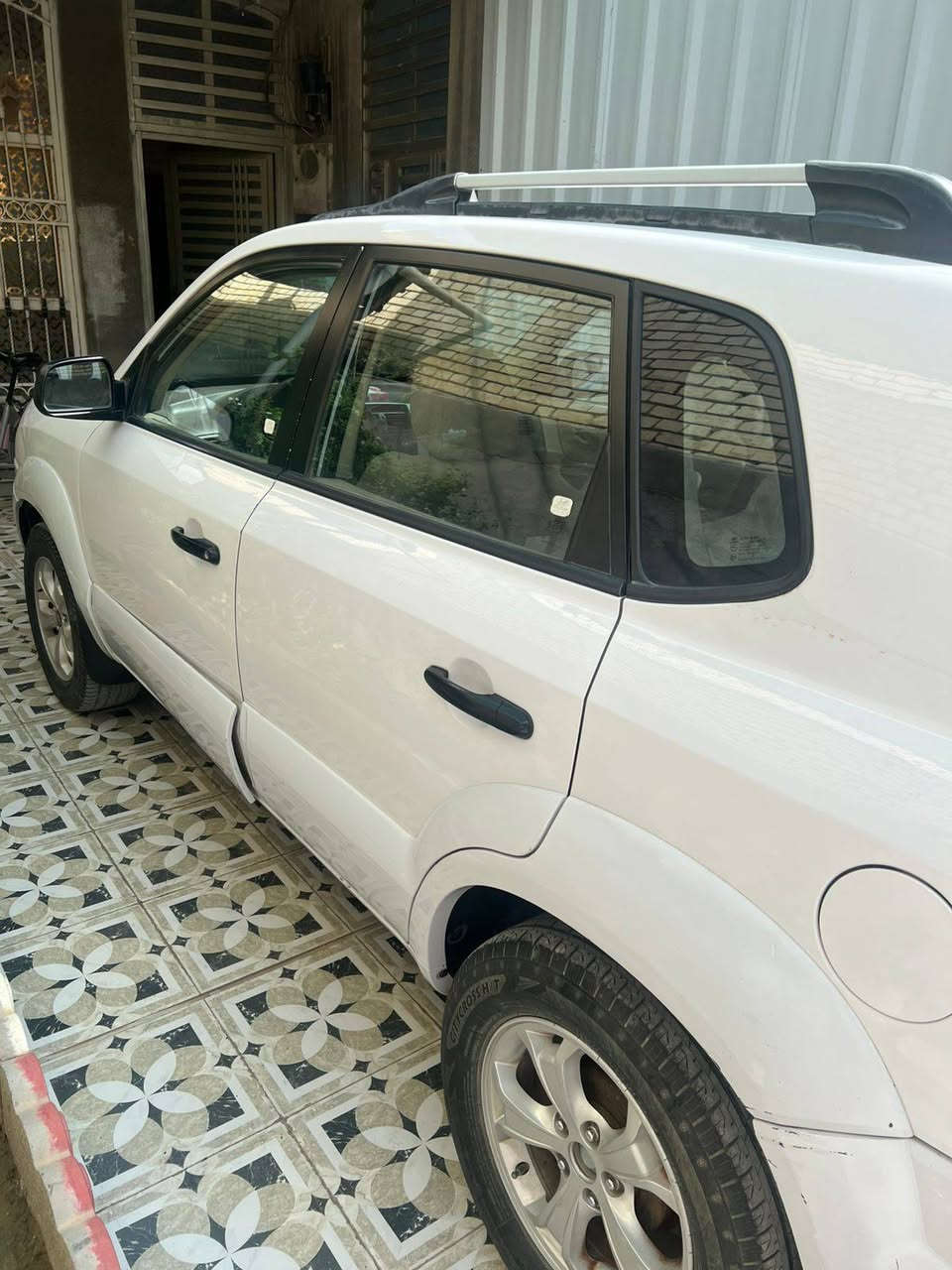 توسان ٢٠٠٩ رقم بغداد سنوية ل٢٨
محرك جيد جدا سيارة نظيفة كلش اي نقص مابيها
بيها صبغ قطعتين  السونار مرفق مع الصور مكان السيارة بابل الحمزة الغربي المدحتية رقم الهاتف *********** السعر ١١٢ وبيها مجال بسيط كل التفاصيل مذكور مع السونار
