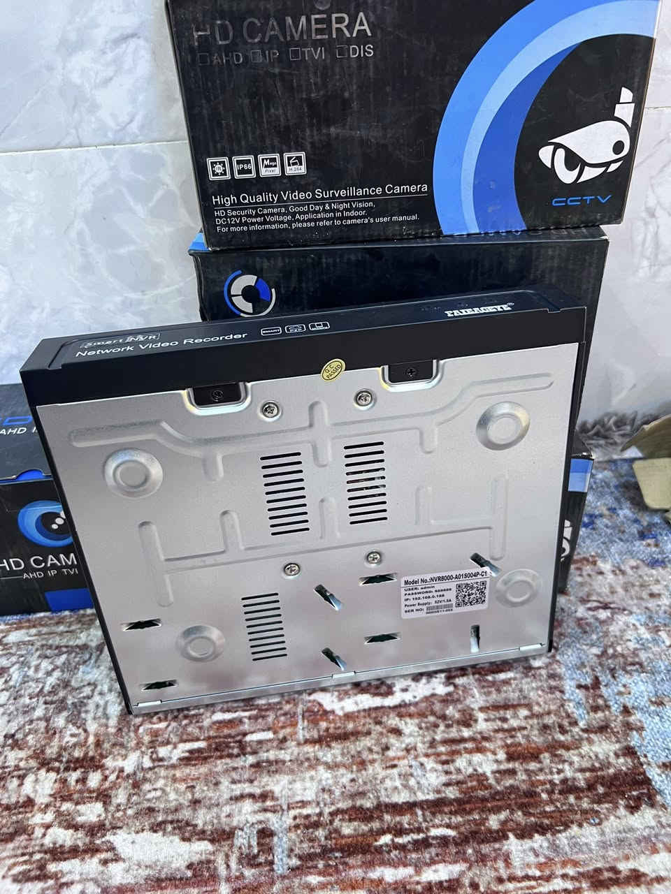 ‏بمئتين وخمسين 250 والمواصفات صوت وصورة***********
￼ بسوتساب
