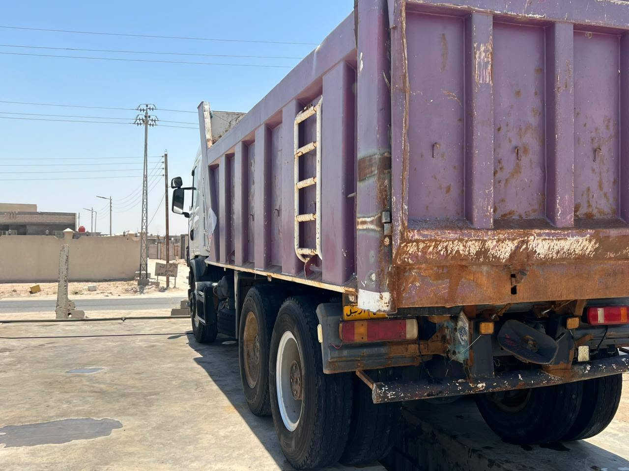 سياره موديل 2001 كير 900 محرك 6نجكتر مجموعة 19/26 محرك حلو بيه بخار قليل رقم اربيل تواير 24 شاصي مكفول السعر 175 وبيه مجال ***********
