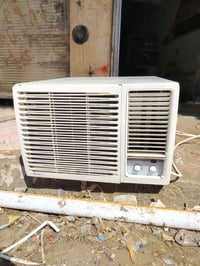 مكيف نوعيته كري جهاز بلادي مداخل تصليح نضيف جدا السعر 250الف ماعجبك ال...