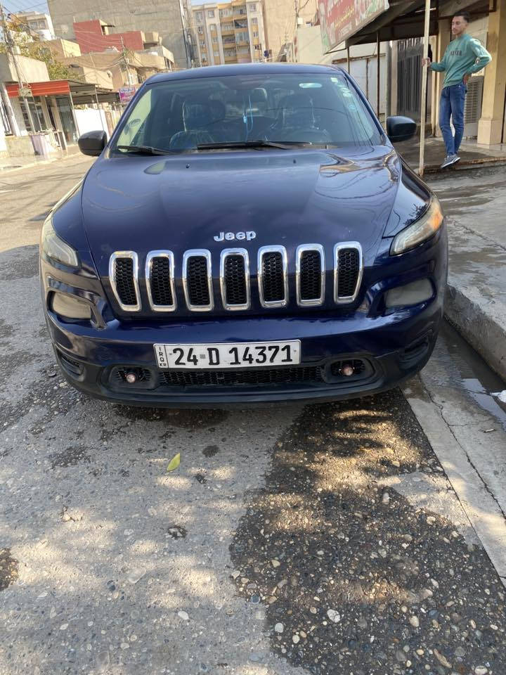 جيب شيروكي موديل 2016 مواصفات sport قطعتين جاملغ وبولند بدون دواخل  سعرها 118 ومجال 3 غرامه بيع ومراوسا للاستفسار وتواصل واتساب ***********
