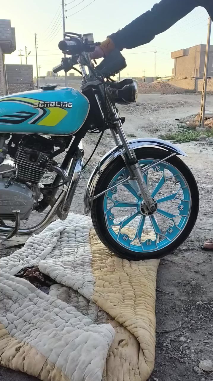 بسم الله وصلاه ع نبي محمد وآل محمد 🌺
اخون مكلف بل نشر الي يرده يتصل ع راعيه 
متاح ماطور بانزين ايراني مكفول  مسجل  مرقم بسم راعيه سنويه ورقم كامل  موديل 21 محدثه 24 محرك كير كله جديد 
ب 950 بيه مجال لشراي 
مكان حديثه شيخ حديد يوجد توصيل حسب الاتفاق لشراي يتصل ويدلل 
0‏‪0786 833 3634‬‏
