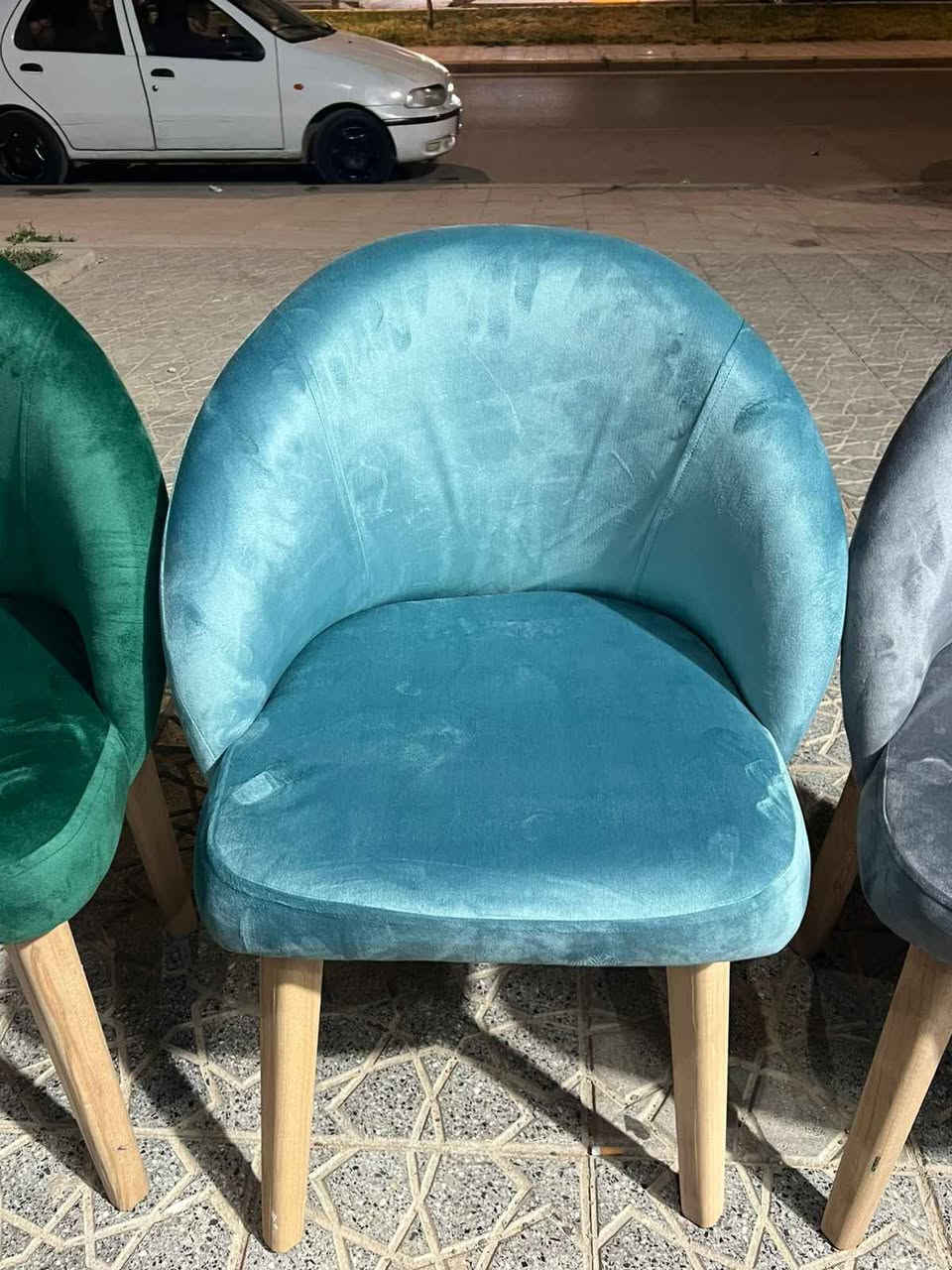 مرحبا 
 كرسي مريح ( للصالونات / للمقاهي / للمطاعم / للكوافوزات / للبالكون )

لعبار 👈👈👇
50cm فالجلسة 
لعلو ديال الجلسة 45cm
لعلو كامل 78cm الدروة, برشيد


**إذا كنت صاحب هذا الإعلان وتريد حذفه لأي سبب، رجاءا أرسل رسالة إلى الدعم الفني**