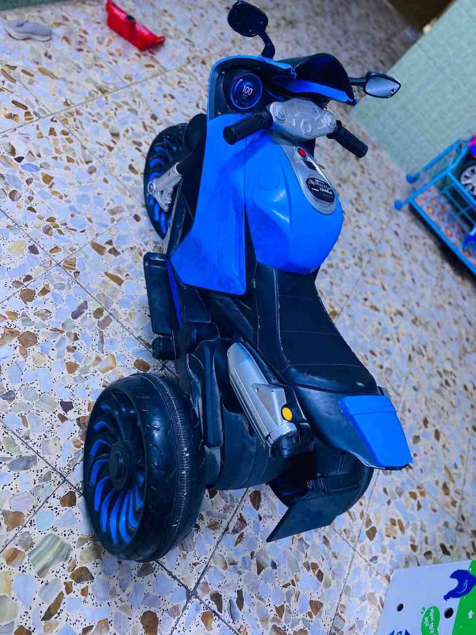 سلام عليكم عندي غرفه تركيه تسع قطع البيع السعر 500وبيها مجال وعندي هاي الموبرده 350وبيها مجال وهاي دراجه 75وبيها مجال العنوان بغداد الحسينيه مال رجديه شارع ابو سمير يم فران البشير ***********
