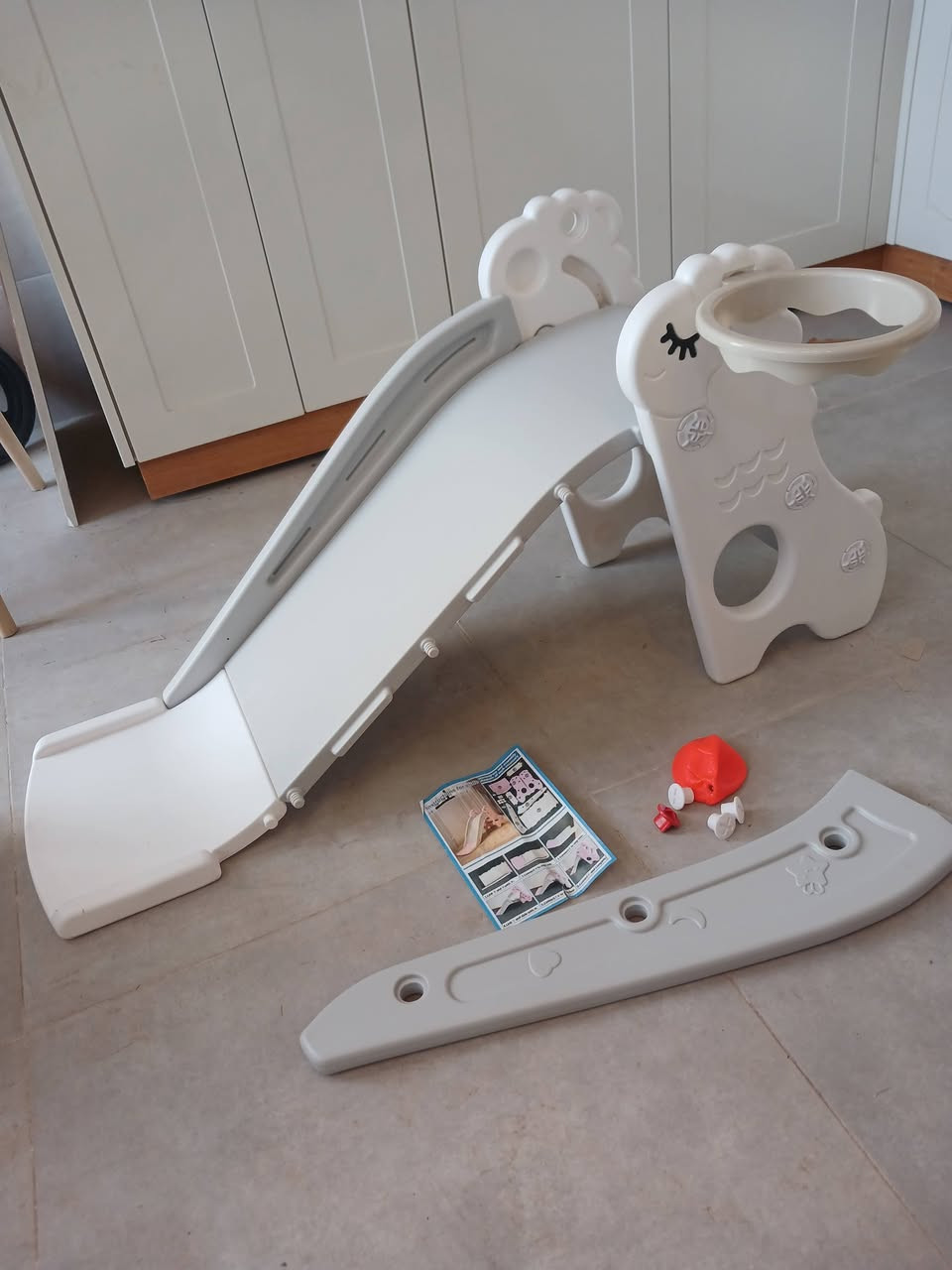 لعبة اطفال زحليقة مثل ما موضح بالصور غراضها كاملة
بيها قطعتين جانبيات  يتشابهن 

١٠ الاف بس

يتوفر توصيل


**إذا كنت صاحب هذا الإعلان وتريد حذفه لأي سبب، رجاءا أرسل رسالة إلى الدعم الفني**