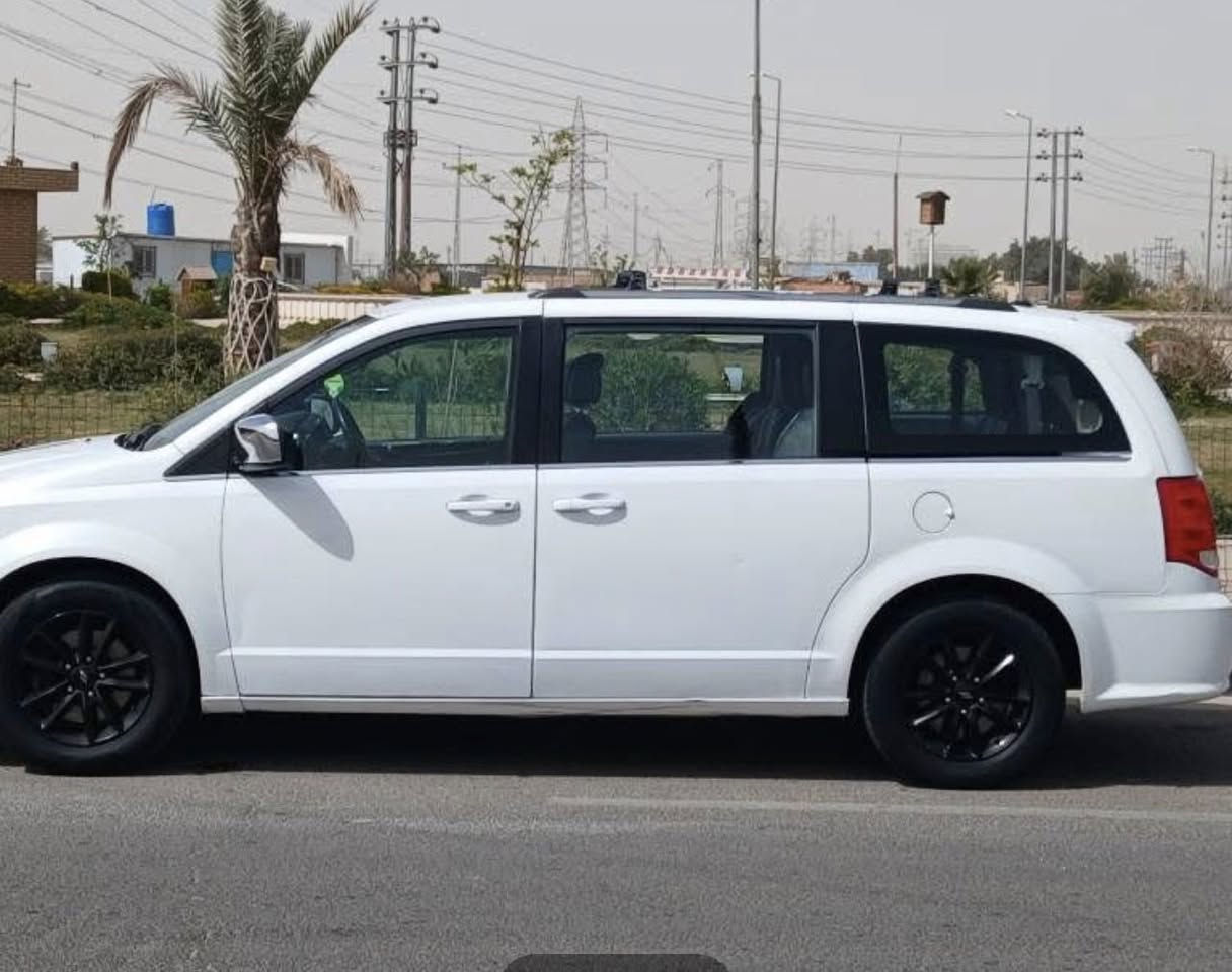 بيع مستعجل دوج كرفان 2020  رقم بغداد انكليزي صار يومين حولته فول موصفات للاخير صور الحادث والسونار بالمنشور  السعر 165
للاستفسار ***********
مكان السيارة بغداد
