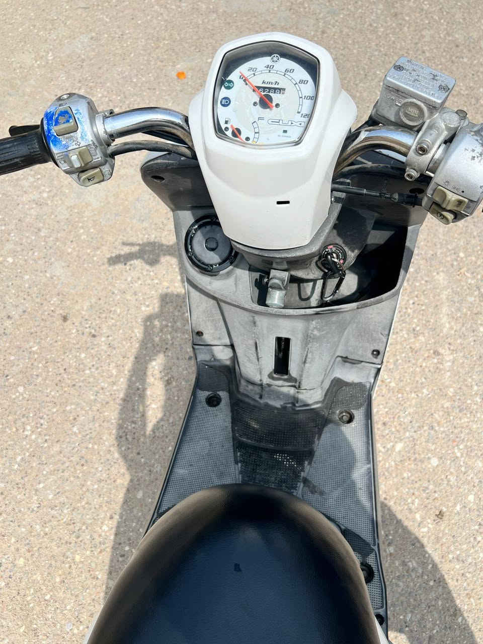 السلام عليكم بوليس كابريتر
الدراجه كفاله من ناحيه المحرك 
ما مفتوح شرطط الفحص تشوف بعينك 
شلعه ومعدل كلش حلوة النعومه الف
السعر 750  وبيهه مجال او مراوس ب سكنس او ماكس حسب نظافه  التواصل خاص او ***********
