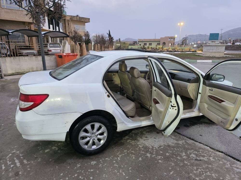 فرۆشتنی خێڕا هەرزاترین نڕخ ماڵی دۆست نمونەی جوانیو خاێنی 
بیوایدی  مۆدیل 2013 بیلاد مەکینە لەنسەر مەرخوب فول مواسەفات 
ئارمی پلاستیک بەشەڕتی سەیترەو مەفرەزەو دایرەی مروور هەژوو کوردستانی پیبگەری بەشەرت 
داحموو لێدراوی نیە براوە موس بەشەڕتە دوویان سیپارچەی سبووخە ناو دەری لۆکە 
چواڕ ویلو تایەو پاتری تازەیە 
پاوەڕە تەبریتە ناو زەڕدە سڵایتە ویل کەپە کۆنترۆڵا جڵدە ئیتریش
بەمانای کەلیمە ماڵی دۆستە دینار مەسرووفی نیە بەنزین زۆر کەم دەخوات 
شوێن رانیە *********** قفڵی $39 رانية, السليمانية
