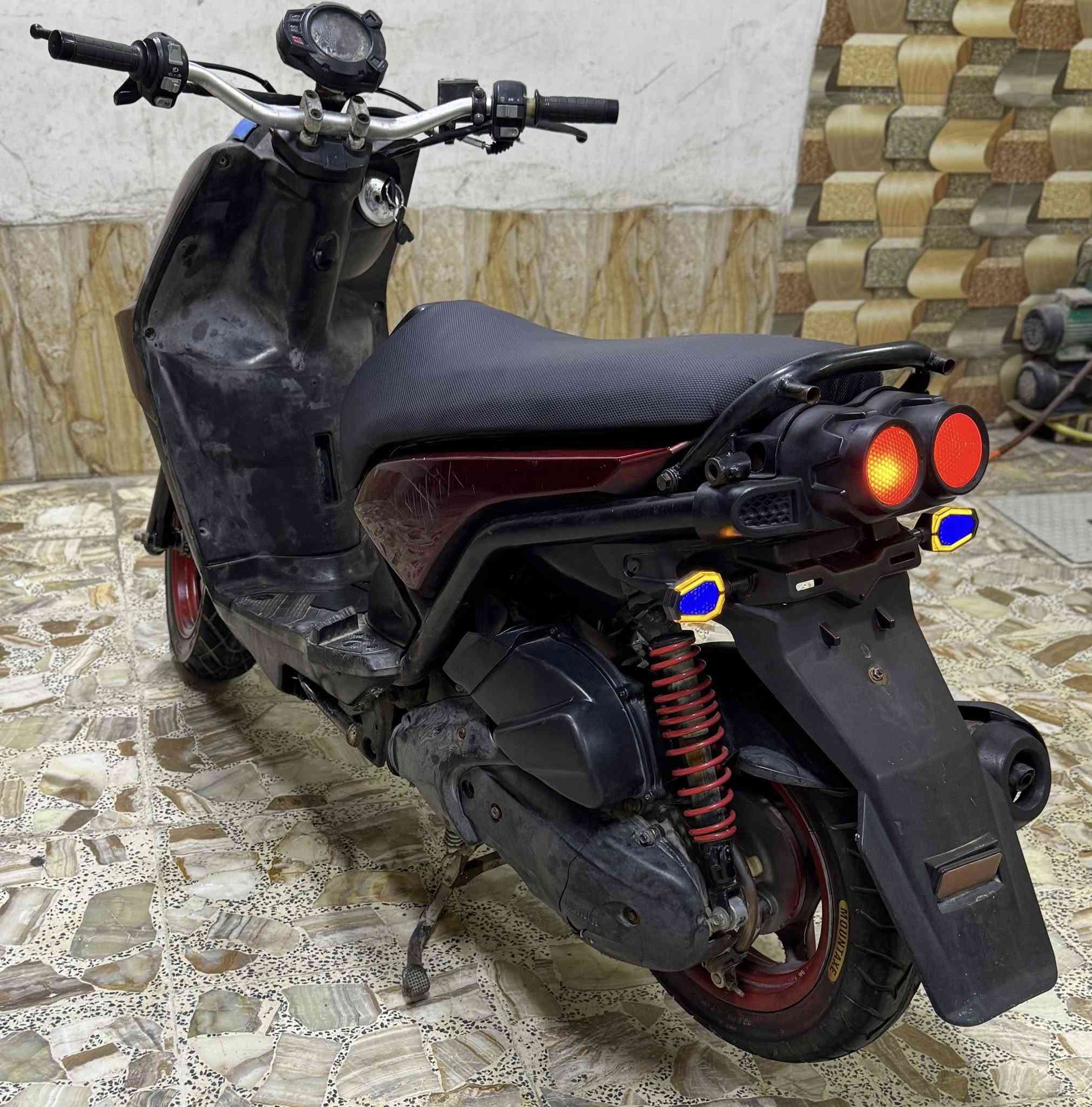 سلام عليكم سكنس جبلي مديل ١٤ دراجه فول نضافه مكفوله كفاله عامه شلعه معدل فول ابد ما بيهه نقص قبل ٥ اشهر نازله رمبه اوراقهه موجوده دراجه جديده بمعنه الكلمه كهربايات كلهه شغاله مكينه ناعمه ما تنسمع  سعر ٩٥٠ بغداد المشتل 
***********
