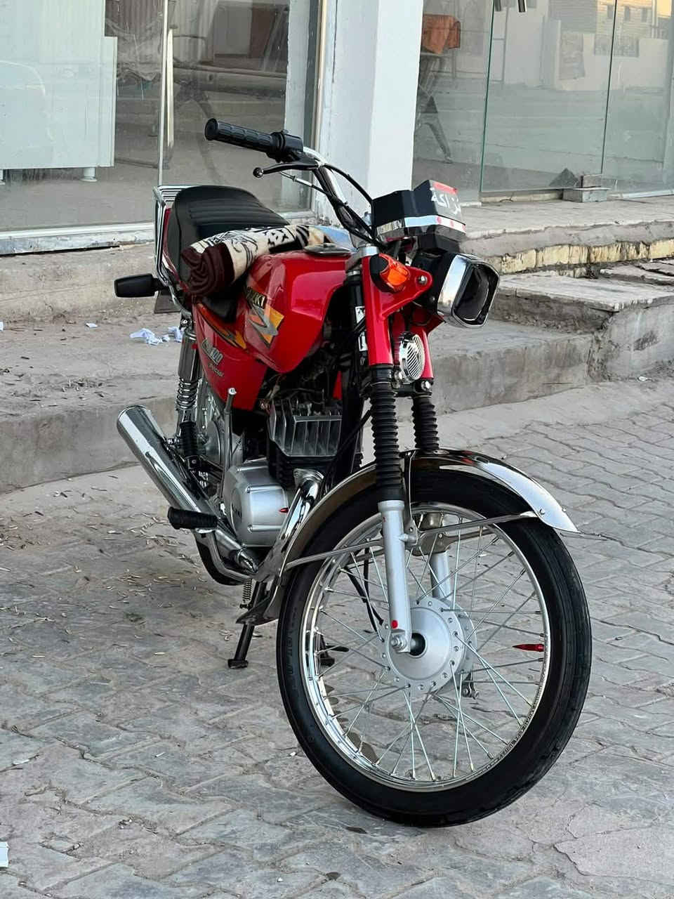 سلامعليكم دراجه ساسوكي مديل 2025نضافه واحد علواحد اوراق سكنر 750وبيه مجال شراي يدلل ***********
