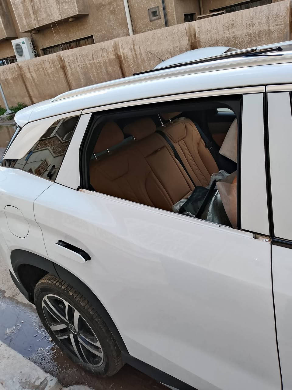 جميع نواع زجاج اليسارات القديم ولحديث نقل وشدداخل بغداد مجانن
وبنسب السعار رقم الهاتف ***********
