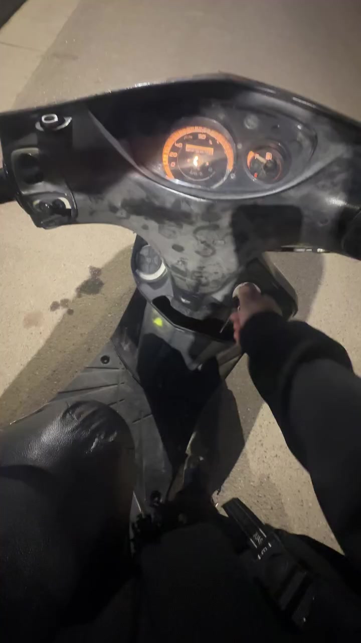 السلام عليكم 
شباب دراجه ثعلب للبيع✅
الدراجه مفتوحه بس نضيفه ✅
ولميكنه ناعمه كلش 🔴
الدراجه كلشي مابيه بيه نقوصات بصيطه 🔴
الدراجه نكره سلف نفس ماشوف بل فديو ✅
السعر 350 وبيه مجال عله كد الجيه مجال مو هواي ❗️
مكاني بغداد الحريه 📍
للستفسار ***********
