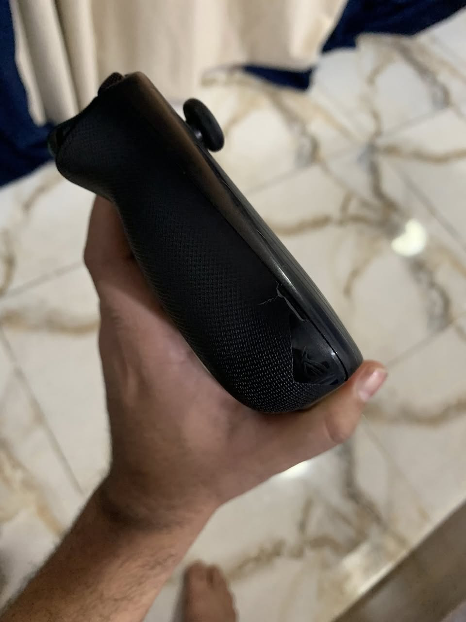 � للبيع جهاز ROG Ally X نسخة حديثة 🔥
• السعة: 1TB
 • الحالة: نظيف جداً
 • بي طخة بسيطة بالكفر (ما تبين ومأثرة عالشكل)
 • صحة البطارية 96% 🔋
 • كامل ملحقاته موجودة ويا الجهاز

السعر: 750


**إذا كنت صاحب هذا الإعلان وتريد حذفه لأي سبب، رجاءا أرسل رسالة إلى الدعم الفني**