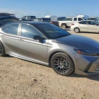 كامري XSE • ٢٠٢٥ • مزاد