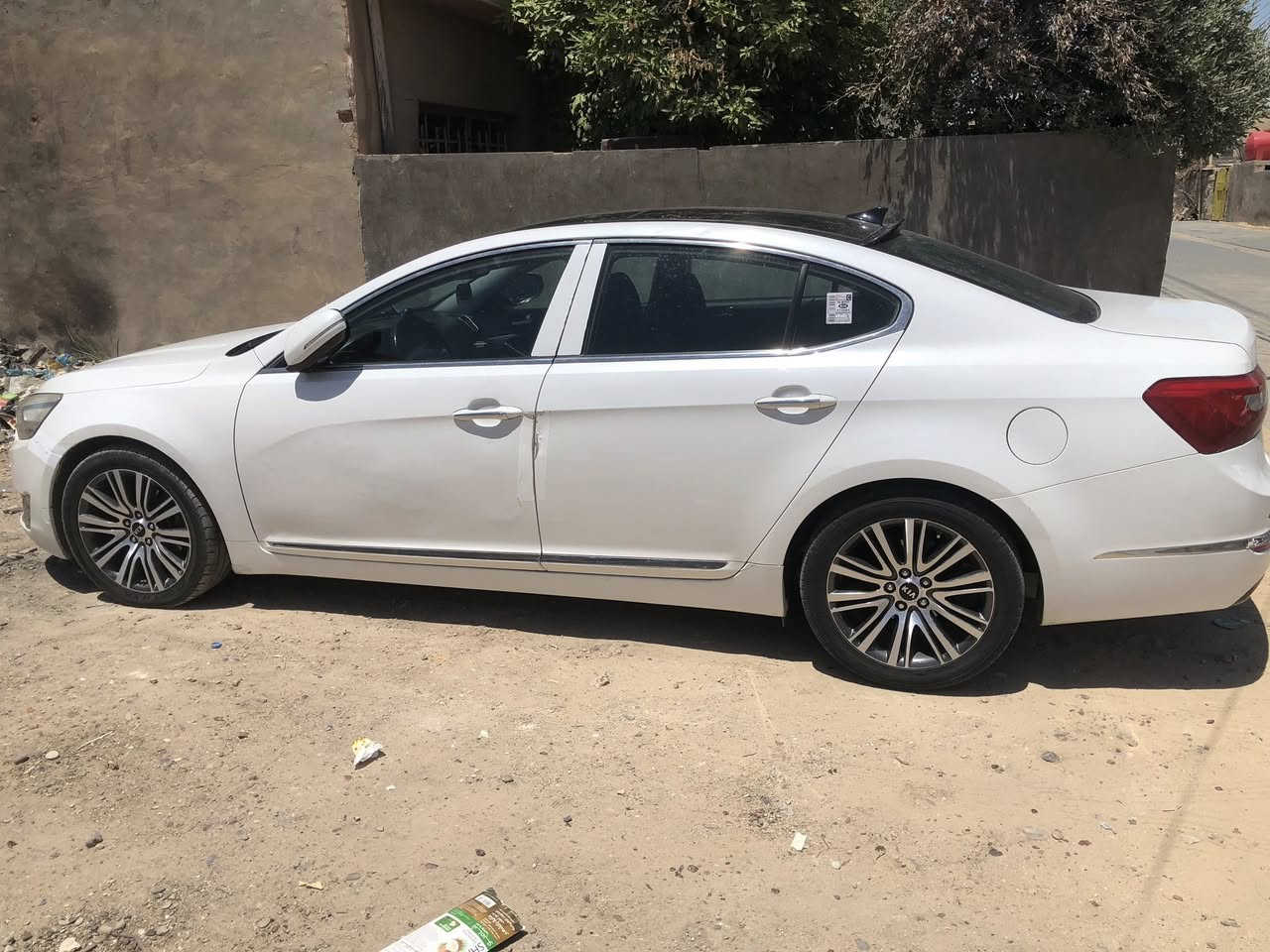 كيا كادينزا
موديل 2014

امريكيه 
بيها البنيد مبدل ومصبوغ وباب السايق بارد
رقم بغداد الدولي  ابسمي 

-تشغيل بصمة مع بصمة الابواب الامامية

-انارة بالمرايات والابواب الامامية

-كاميرا وحساسات خلفية

-بردة خلفية متحركة

-تبريد قطعتين

-تخم تاير جديد

-كشنات كهربائية جلد تدفئه

-تحكم كامل بالستيرن

-شفتات ستيرن رياضي 

-سماعات انفنتي 

-اشاير مري+شفط

مكاني بغداد المحموديه

السعر 120 وبيها مجال

***********

0787 198 4638
