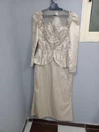 ايجار • ملابس