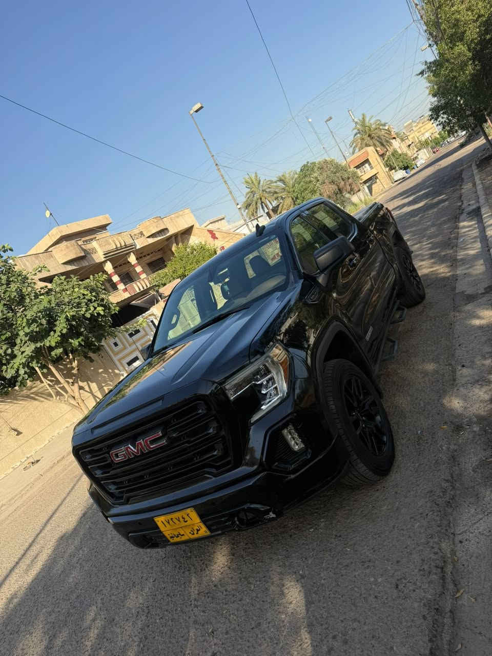 السلام عليكم GMC سييرا موديل 2020 الفيشن باب طويل بدي قصير مكينة 8 سلندر 5300  للبيع او المراوس 
حادث جاملغ وبنيد 
رقم سليمانية شرط التحويل 
سونار موجود بالصور  صور الحادث موجودة بالبوست 
سعر مناسب للاستفسار الاتصال ع الرقم *********** 
مكان السيارة بغداد شارع فلسطين
