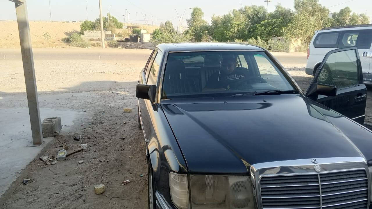 سلام عليكم مارسدس دب موديل 85 محدثه 90 دواخلهه كلهه جلد  رقم بغداد  محرك وكير بطه فيفيتي 2500  مصبوغه جماليه فقط بدون ضربه فقط طخه خفيفه بصف البكلايت قاعده دبل معمره وحده فقط مكان البصره قضاء القرنه سعر 45 وبيهه مجال ***********
