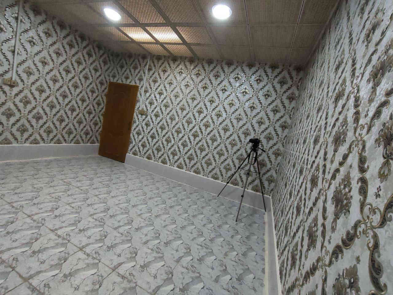 للبيع بيت طابقين حي ميسان مساحة 200متر على ساحة  خلف شارع گيات مباشره وخلف منزل مجمع طبي منطقه 22 بناء طابق ارضي صب غرفتين صاله استقبال مطبخ مضيف هول مع صحيات وطابق ثاني عگاده بناء 2023 غرفتين وصاله وحمام واستقبال ومخزن
للاستفسار ***********
