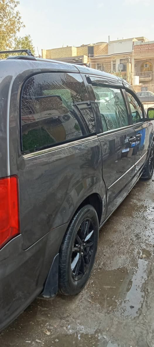 السلام عليكم
سيارة للبيع دوج كرفان موديل 2019
عطل كسر بيها ابيعها ع عطلها
مكاني بالبلديات 
للاستفسار *********** واتساب
