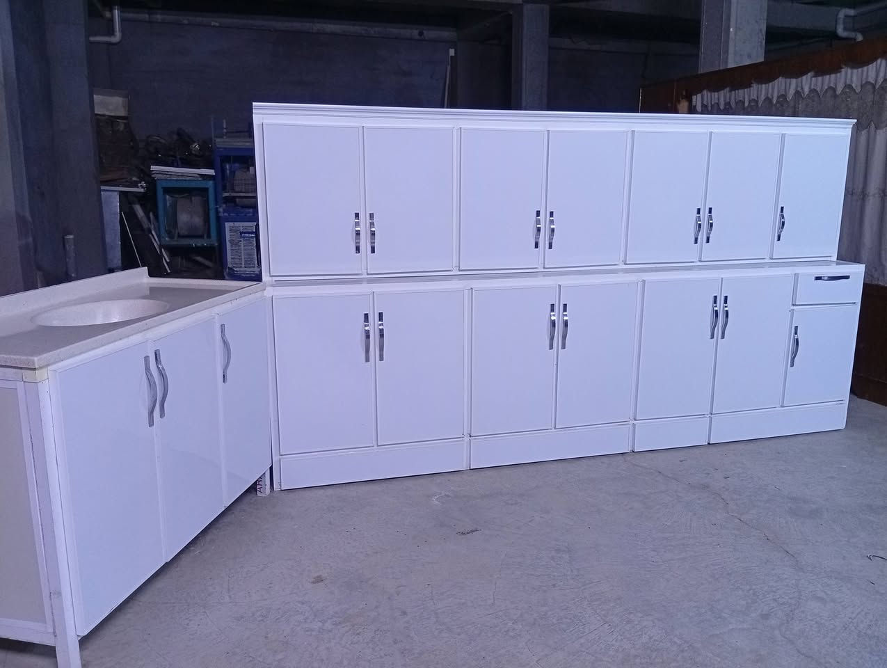 بــۆ فــرۆشــــتن لــە ســمودگــە ڕە کی ژاڵــە
بــاش تــرین وو جــوان ترین کــە وانـــتـــە ر
دە سی دووی باران ***********
