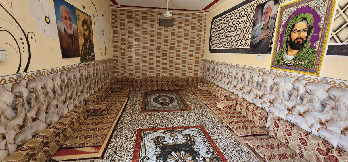 سلام عليكم دار اللبيع مساحة دار200متر بيت كامل ستغبال 7\4 مطبخ 4\4 صالة 8\4 غرفتين 5\4الطابق الثاني غرفة +بيتونة  العنوان  كوت زويرجات الزنابرة يبعد عن الشارع الرئيسي 20متر  الاستفسار الاتصال على الرقم ***********
