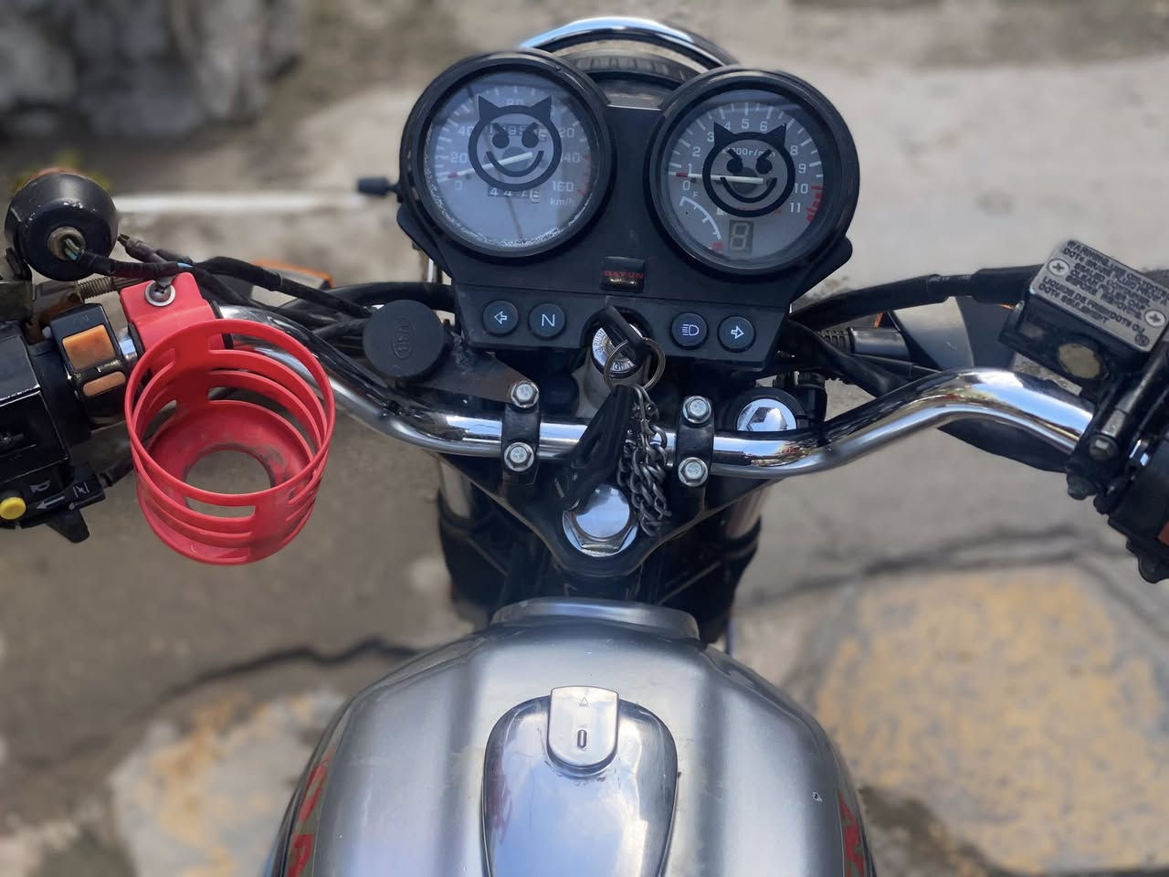 دايون عضم للبيع
كلك مكفول رقم شاصي موجود
موديل 22نضافه شوفت عينك 
ما مفتوحه الدراجه كله بلاديه
مكاني كربلاء طويريج 
رقم ***********
