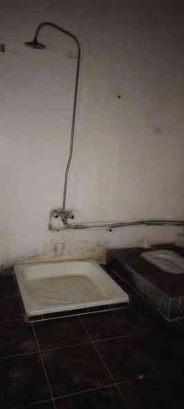 سلام وعليكم شقه اللايجار في حي الاخاء قرب كنيسة تيتانك المساحه ١٥٠ متر تحتوي الشقه ع غرفه نوم و هول واستقبل و مطباخ صحيات و طارمه السعر اللايجار ٣٠٠ الف ويا ماي ولا كهرباء
***********
***********
