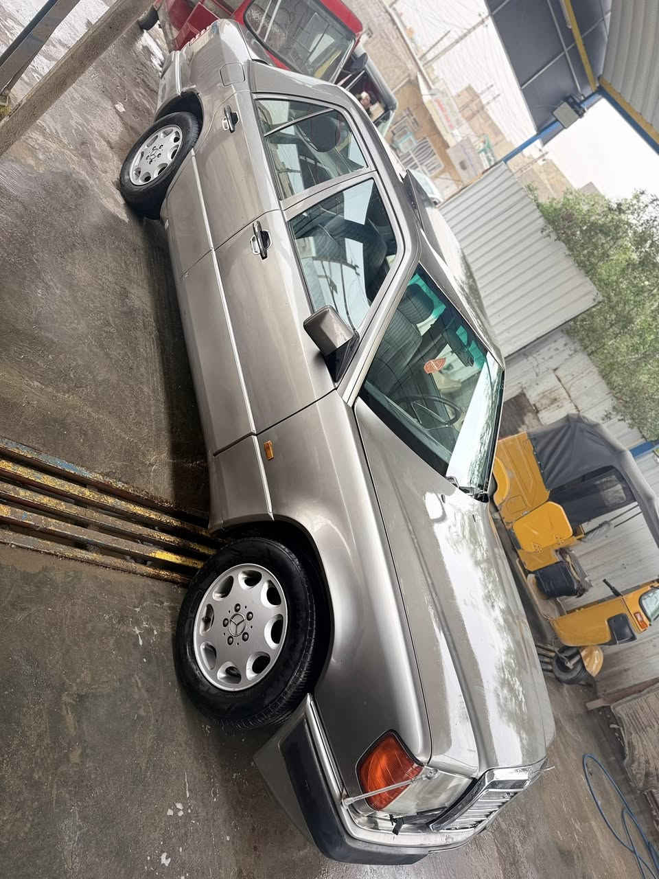 السلام عليكم
مارسدس دب 300E
مكينه بلاديه عنكبوت كفاله 
قواعد دبلات سليمه 
تخم تاير جديد 
صدر وارد نضيف 
سلايد شغال طكتين 
تبريد شغال 
السعر 75
*********** 
بغداد الشعب
