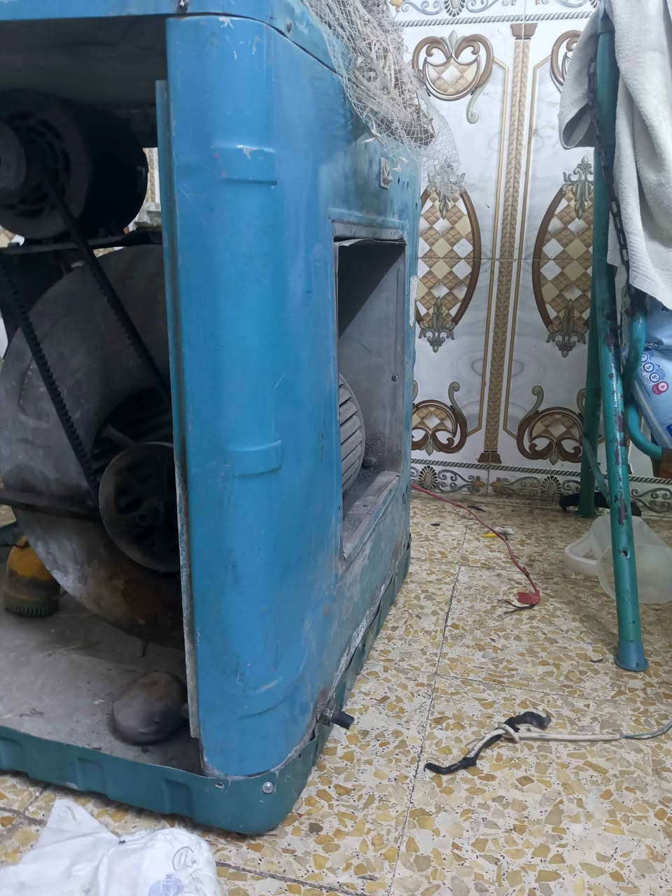 مبردة برفاب حجم اثنين ونص للبيع ماطور سرعتين نظيفة مكاني حسينية الراشدية 
*********** بغداد, العراق
