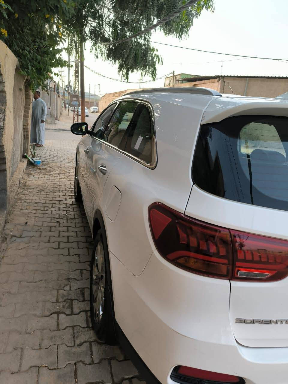 سلام عليكم من رخصه مدير الكروب سورنتو 2020للبيع السياره مو اليه الصاحبي عارضه 260مكفول رقم صاحب السياره ***********
