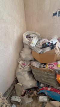 حافظات موبايلات جميع الانواع عددهن 9000 الف قطعة للبيع كلهن بالجيس سعر...