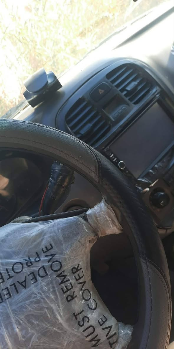 سلام عليكم  سياره سوناتا تو موديل ٢٠٠٠ تكسي محرك نظيف كير عادي تحويل ثاني يوم رقمه بابل يعني اصولياته جاهزه كشره خير من الله بيه فقط نمره لثاني ثكيله شاشه تايرات نظيفات سياره حلوه والله للبيع سعرها ٢٦ ورقه 
***********
