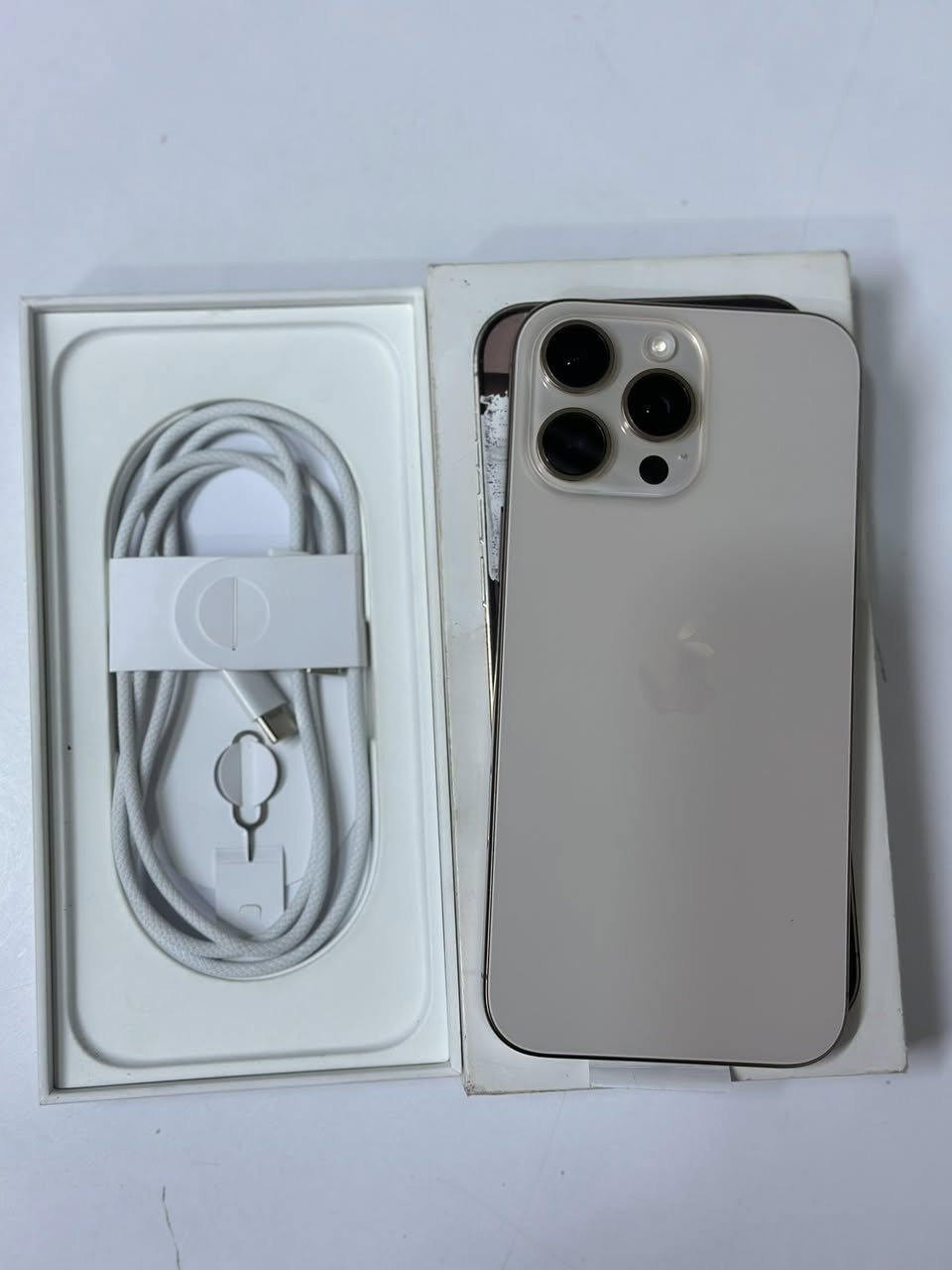 ايفون 16 برو ماكس 
عربي شرق اوسط مااستر
ذاكره 256
بطاريه99 🔋 
مشحون 159دوره 
اخو الجديد 
بعده بل ضمان 
السعر 1375 وبي مجال ….

العنوان بابل الحمره الغربي 
 الرقم ***********
