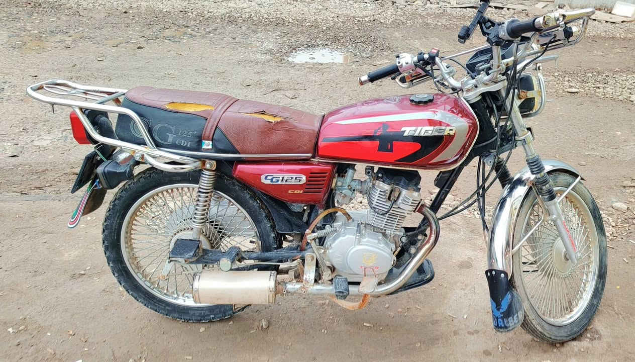 السلام عليكم موطور نضيف شرط مبدل بستم فقط تايكر 2020 أبو نمر مراوس كاويار أو قفاز فقط وفرق حسب النظافة رقم *********** #مكاني_جدعة
