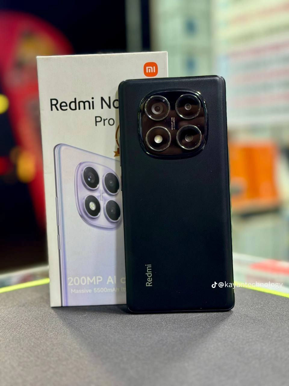 السلام عليكم جهاز للبيع ريدمي نوت 14 برو

مواصفاته:
شاشة AMOLED
الحجم: حوالي 6.67 إنش
الدقة: 1.5K
معدل التحديث: 120Hz (سلسة جداً)

📷 الكاميرات
الكاميرا الرئيسية: 200 ميغابكسل
كاميرا واسعة: 8 ميغابكسل
كاميرا ماكرو: 2 ميغابكسل
الكاميرا الأمامية: 16 ميغابكسل
🔋 البطارية
5500 mAh
شحن سريع حوالي 45 واط

تخزين: 256 أجيجابايت
📱 النظام
HyperOS المبني على Android
✨ مميزات إضافية
بصمة داخل الشاشة
مقاوم للماء والغبار (IP68 تقريباً)
صوت ستيريو
يدعم 5G


**إذا كنت صاحب هذا الإعلان وتريد حذفه لأي سبب، رجاءا أرسل رسالة إلى الدعم الفني**