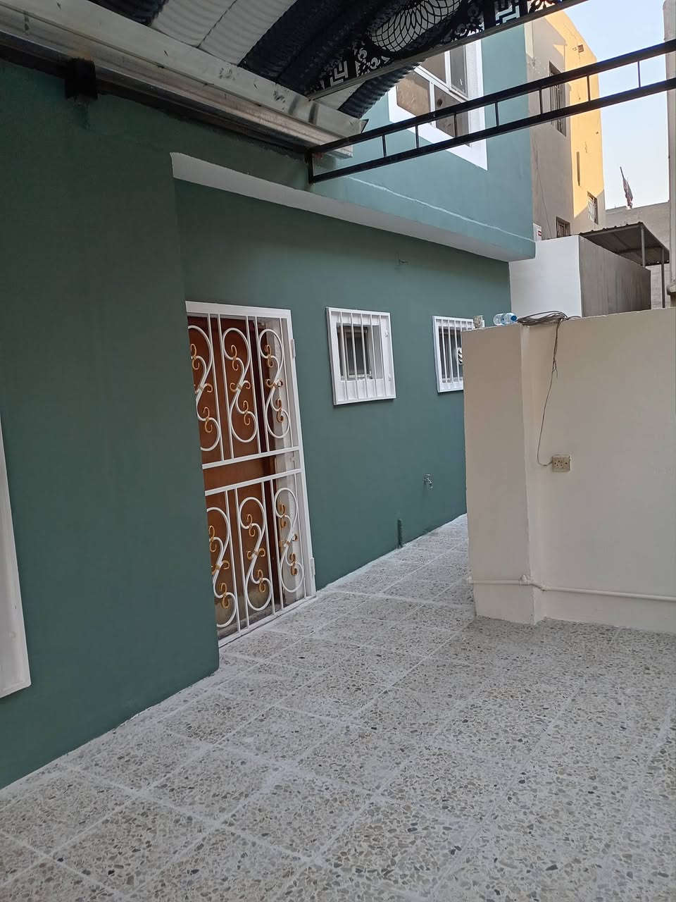 صلاح الصباغ ***********
