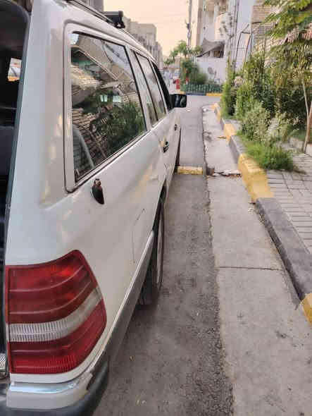 السلام عليكم
مرسيديس دب  300 محور ستيشن 
موديل1992 مصبوغه عام سياره مرتبه 
سعر ٥٧ بي مجال 
***********
